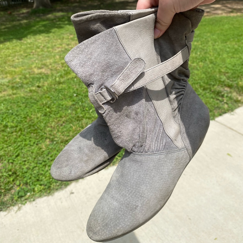 GRAY WOMENS BOOTS - SIZE 7 1/2